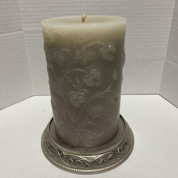 4lb Embossed Gray Candle with Attached Silvertone Base - Picture 4 of 13